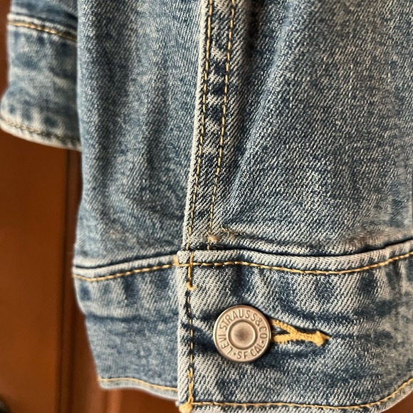 Levi Jean Jacket - Picture 5 of 11